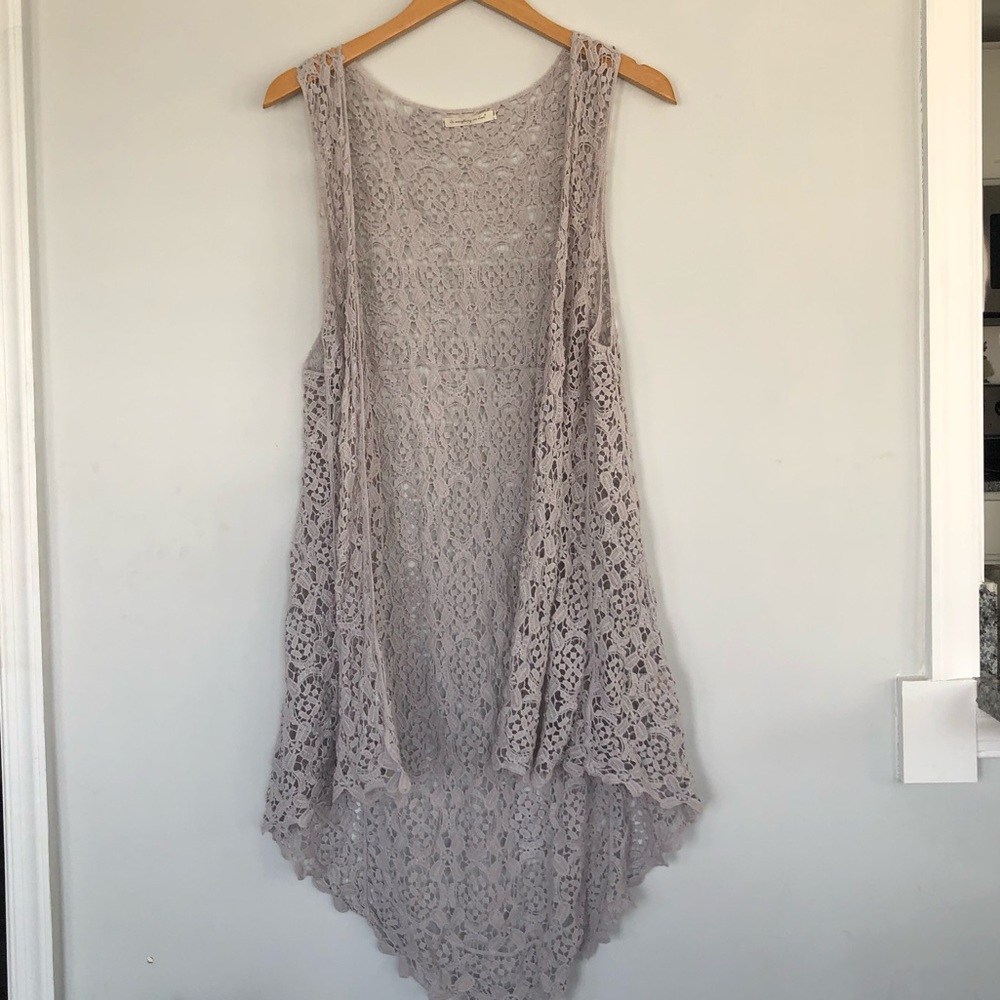 Do Everything in Love Grey Sleeveless Shaw!
